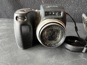 lot 35 image: Retro Kodak Cameras