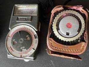 lot 36 image: Vintage Camera Flashes, Light Meters & More