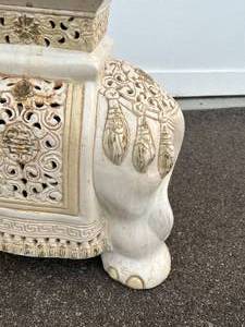 lot 112 image: Ceramic Elephant Plant Stand