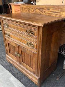 lot 93 image: Vintage Wood Side Cabinet