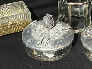 lot 79 image: Lot of 4 Trinket  Jewelry Boxes