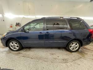 2005 Toyota Sienna XLE Limited 7 Passenger - 2 OWNERS