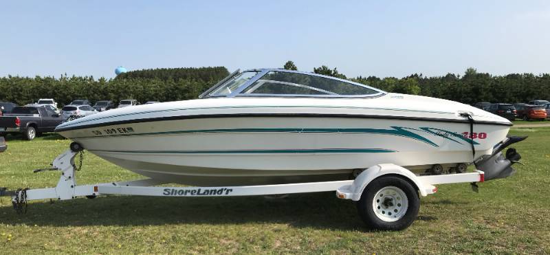 lot 2 image: 1994 GW Invader Bravo Boat WTrailer