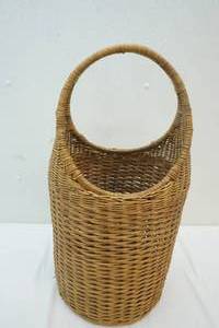 lot 15 image: Basket