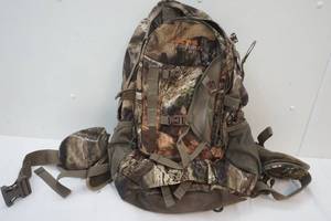 lot 21 image: Alps Outdoors backpack