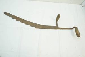 lot 26 image: Vintage Hay saw