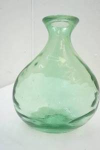 lot 29 image: vase