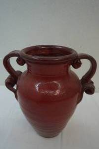 lot 31 image: handled vase