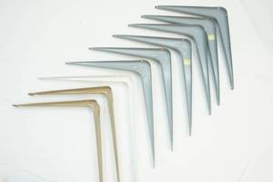 lot 32 image: shelf brackets