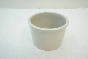 lot 48 image: crock
