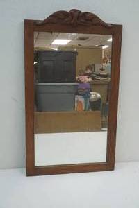 lot 81 image: Vintage Wall Mirror