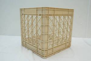 lot 102 image: Tan Crate