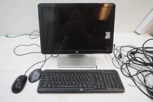 lot 109 image: HP monitor