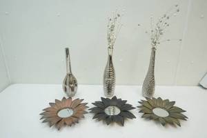 lot 111 image: Wall Hangings Flowers