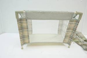 lot 113 image: Graco Doll Bassinet