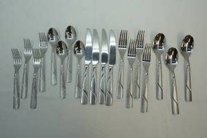 lot 131 image: Flatware