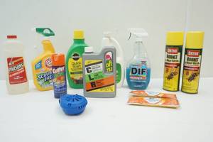 lot 152 image: Household Cleaners and Miracle Grow