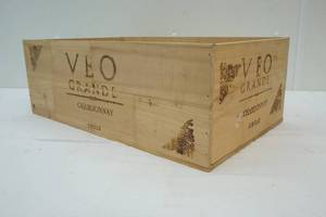 lot 172 image: Chile Wood Box