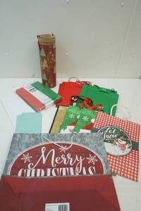 lot 184 image: Christmas Gift bags