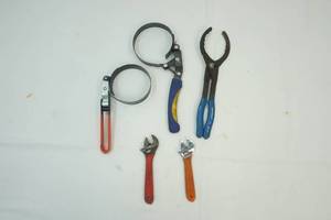 lot 189 image: Oil Filter Wrenches