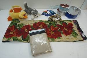 lot 197 image: Table Runner and Table Clothes