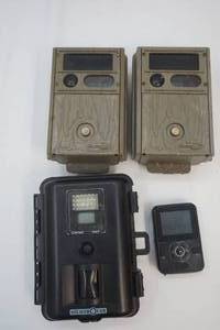 lot 243 image: Trail Cameras