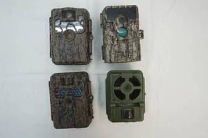 lot 245 image: Trail Cameras