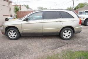 lot 2 image: Chrysler Pacifica Touring