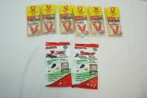 lot 276 image: Mice Glue Boards and Traps