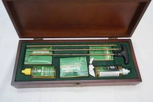 lot 279 image: Remington Gun Cleaning Kit