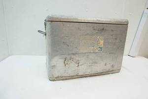 lot 282 image: Vintage Aluminum Cooler