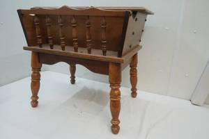 lot 294 image: End Table