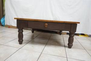 lot 298 image: coffee table