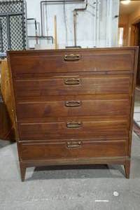 lot 304 image: bedroom dresser
