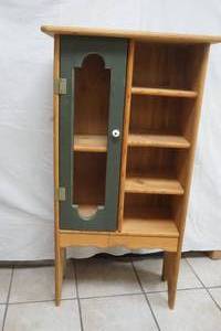 lot 325 image: Pine shelf