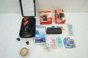 lot 345 image: Clipper Wahl and Knee Supports