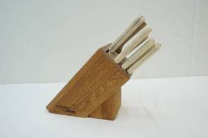 lot 346 image: Knife Block with Knives