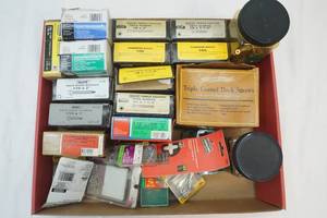 lot 361 image: Fasteners, Screws