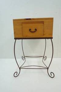 lot 365 image: Side Table