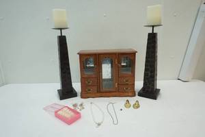 lot 384 image: jewelry box, candle holders