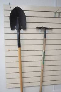 lot 405 image: Ames Garden Hoe