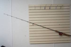 lot 421 image: Fishing Pole