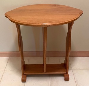 lot 240 image: Petite Drop Leaf Accent Table