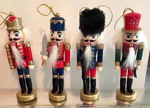 lot 245 image: Deck The Halls