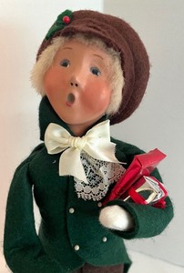 lot 246 image: Four Byers Choice Figurines