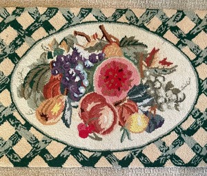 lot 249 image: 100% Wool Pile Hook Rug