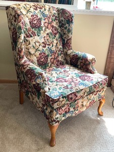 lot 250 image: Fine Floral Upholstered Chair with Ottoman