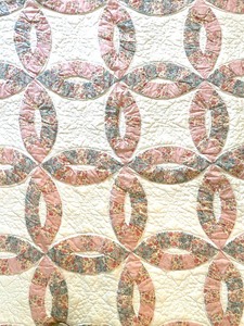 lot 253 image: Lovely Quilt