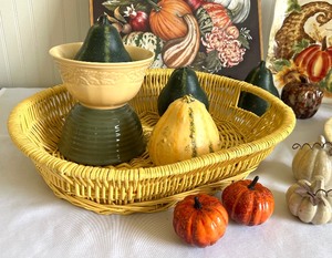 lot 92 image: Variety of Lovely Fall Decorative Items