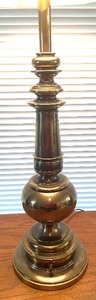lot 261 image: Tall Vintage Brass Table Lamp